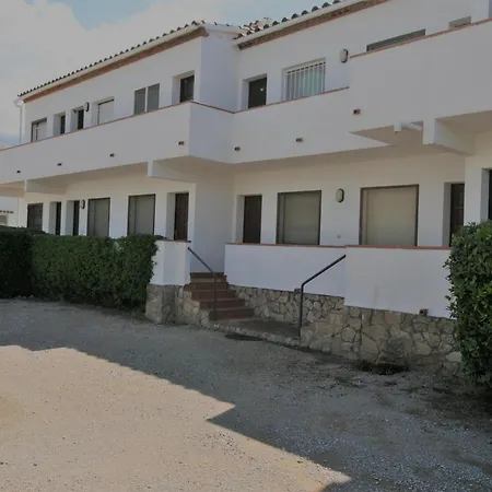 En Primera Linea De Mar Con Parking, Cerca Del Centro Y De La Playa De - Es-228-179 Apartament Empuriabrava